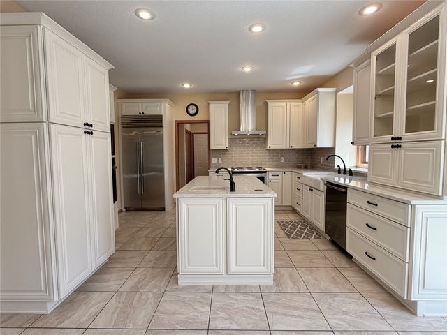 2309 N 7th Avenue Place E, Newton, IA 50208
