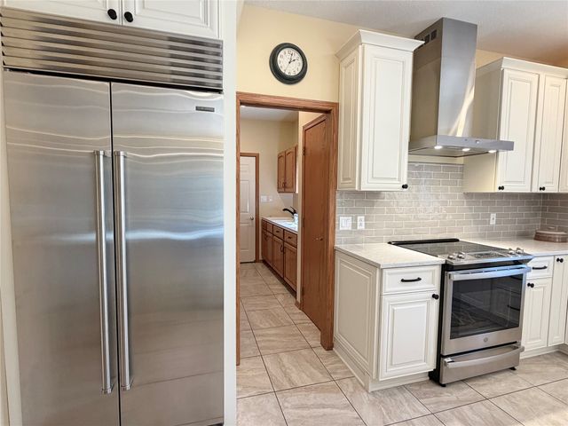 2309 N 7th Avenue Place E, Newton, IA 50208