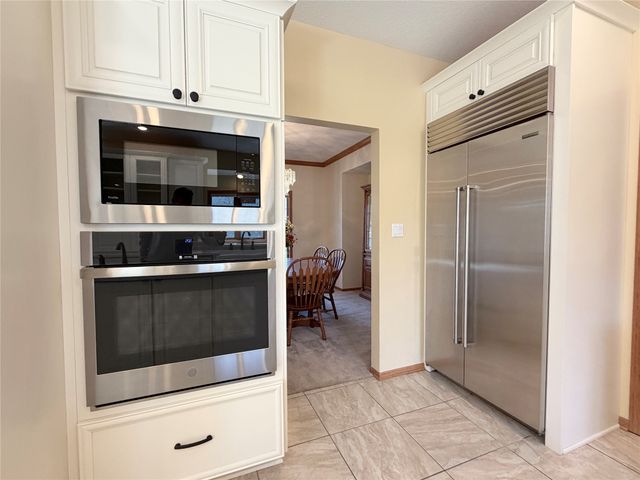 2309 N 7th Avenue Place E, Newton, IA 50208