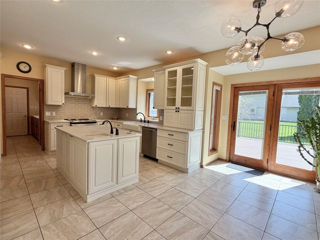 2309 N 7th Avenue Place E, Newton, IA 50208