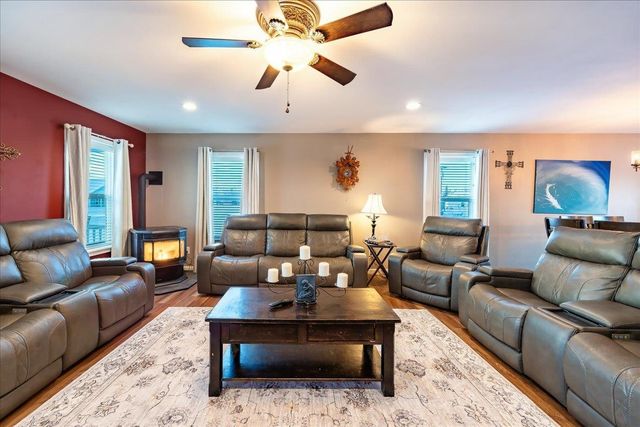 645 W 4TH AVENUE, North Pole, AK 99705