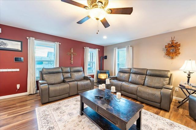 645 W 4TH AVENUE, North Pole, AK 99705