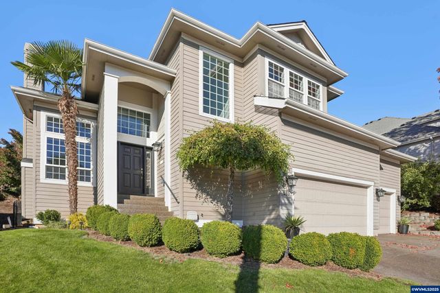 585 Harbourtown Ct SE, Salem, OR 97306
