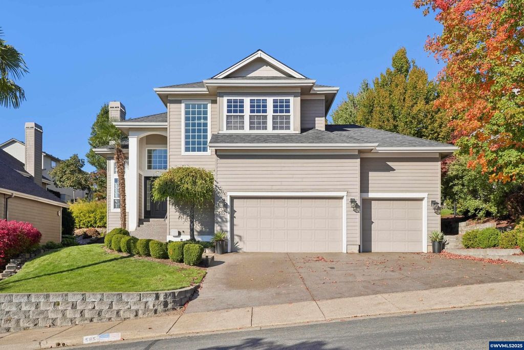 585 Harbourtown Ct SE, Salem, OR 97306