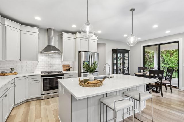 14415 Sheridan Avenue, Urbandale, IA 50323