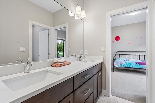 14415 Sheridan Avenue, Urbandale, IA 50323