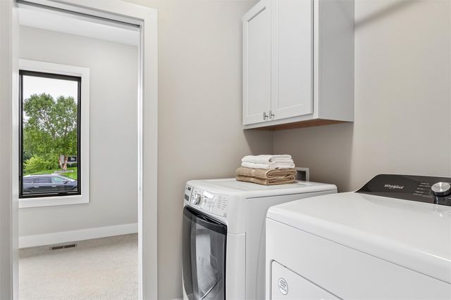 14415 Sheridan Avenue, Urbandale, IA 50323