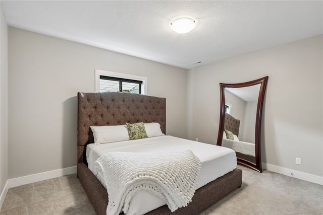 14415 Sheridan Avenue, Urbandale, IA 50323