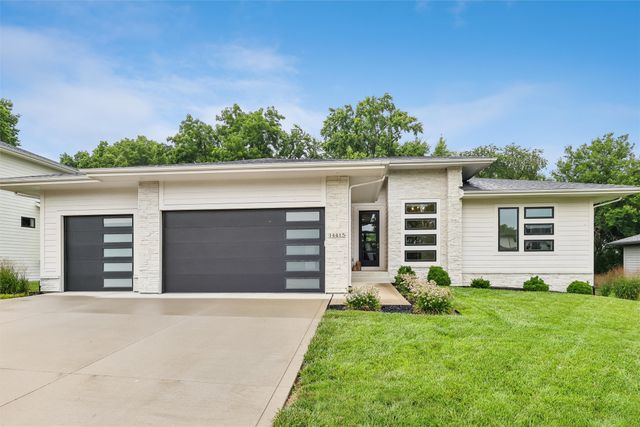14415 Sheridan Avenue, Urbandale, IA 50323