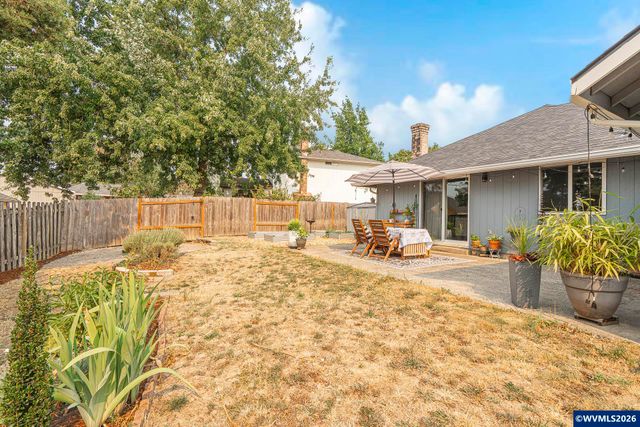 849 E 9th Ct, Lafayette, OR 97127