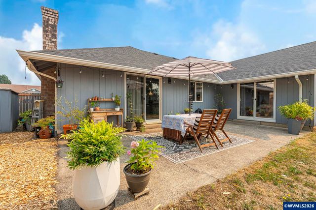 849 E 9th Ct, Lafayette, OR 97127