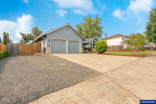 849 E 9th Ct, Lafayette, OR 97127