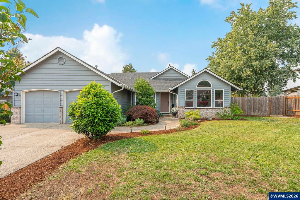 849 E 9th Ct, Lafayette, OR 97127