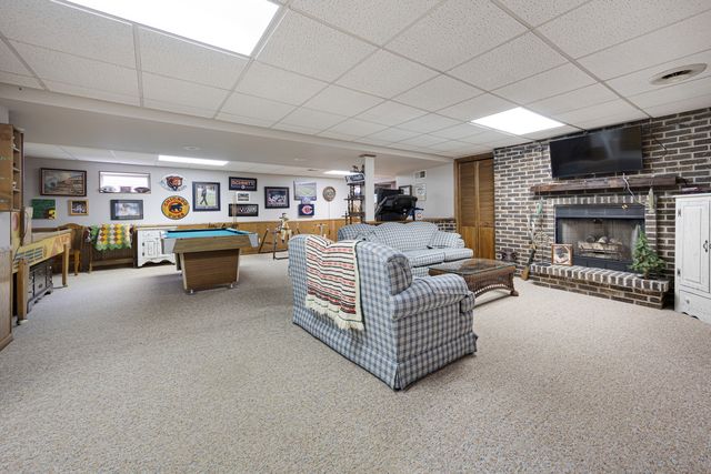 48W607 Whispering Oaks Drive, Hampshire, IL 60140