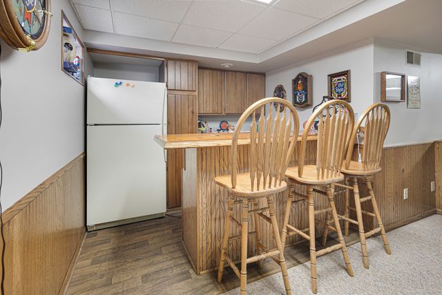 48W607 Whispering Oaks Drive, Hampshire, IL 60140