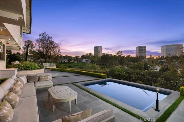 1 Cypress Point Lane, Newport Beach, CA 92660