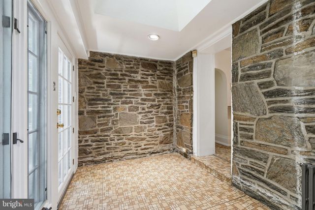 6711 LINCOLN DR, Philadelphia, PA 19119