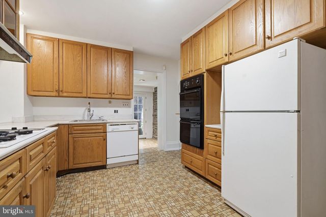 6711 LINCOLN DR, Philadelphia, PA 19119