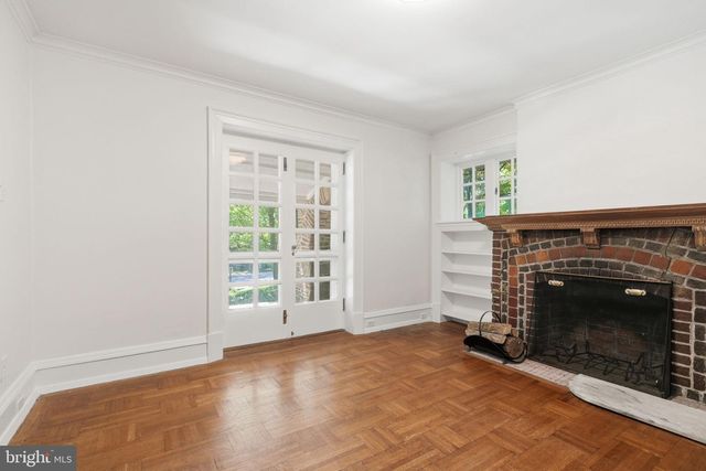6711 LINCOLN DR, Philadelphia, PA 19119