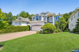 87 Irving Avenue, Englewood Cliffs, NJ 07632