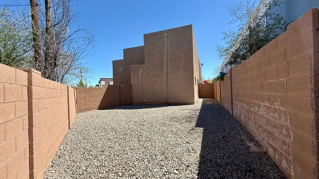 1712 E Pepper Circle 3, Mesa, AZ 85203