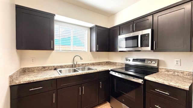 1712 E Pepper Circle 3, Mesa, AZ 85203