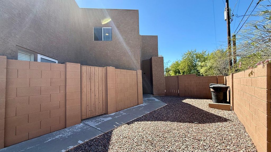 1712 E Pepper Circle 3, Mesa, AZ 85203