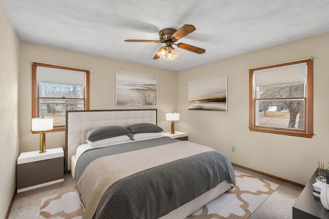 2460 E Meadow Drive, North Saint Paul, MN 55109