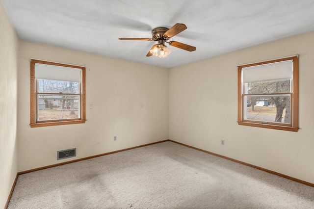 2460 E Meadow Drive, North Saint Paul, MN 55109