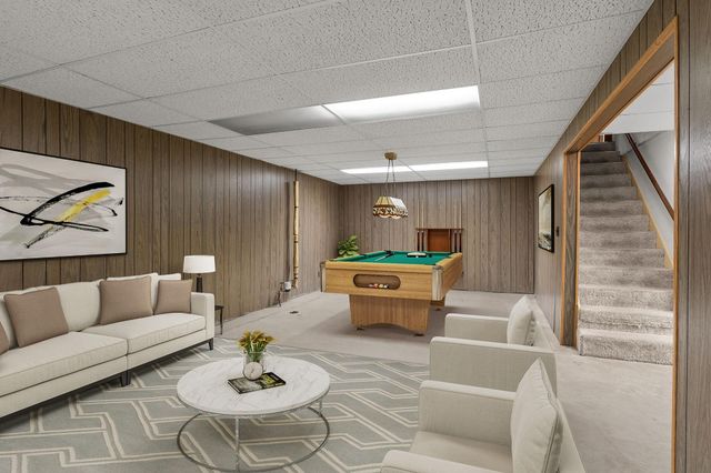 2460 E Meadow Drive, North Saint Paul, MN 55109