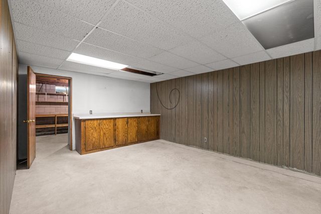 2460 E Meadow Drive, North Saint Paul, MN 55109