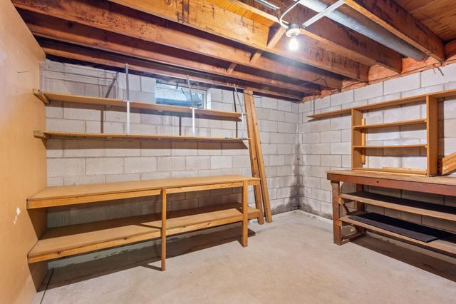 2460 E Meadow Drive, North Saint Paul, MN 55109