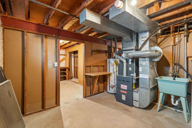 2460 E Meadow Drive, North Saint Paul, MN 55109