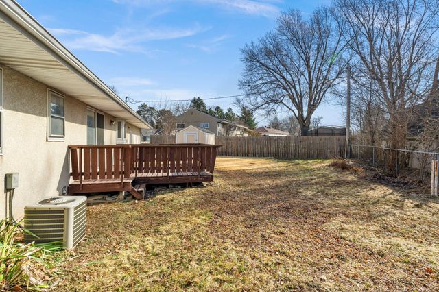 2460 E Meadow Drive, North Saint Paul, MN 55109