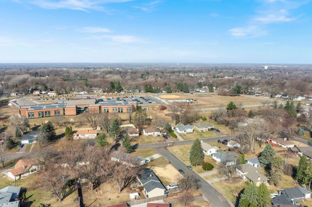 2460 E Meadow Drive, North Saint Paul, MN 55109