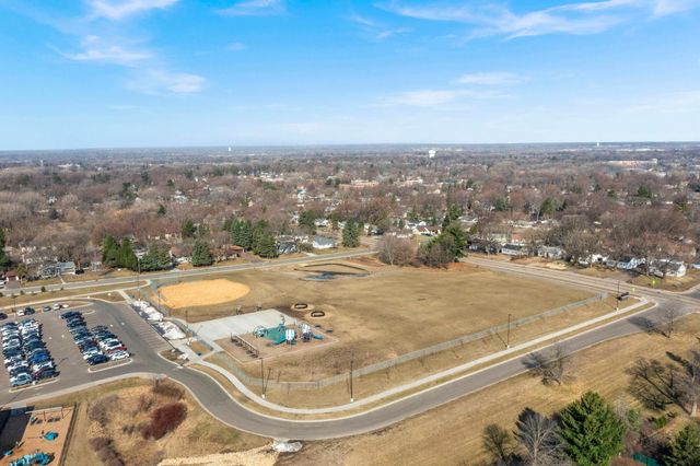 2460 E Meadow Drive, North Saint Paul, MN 55109