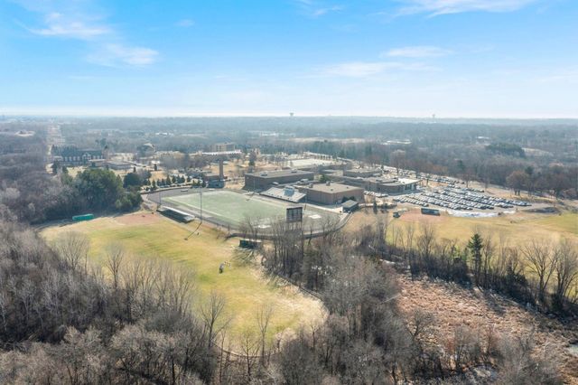 2460 E Meadow Drive, North Saint Paul, MN 55109