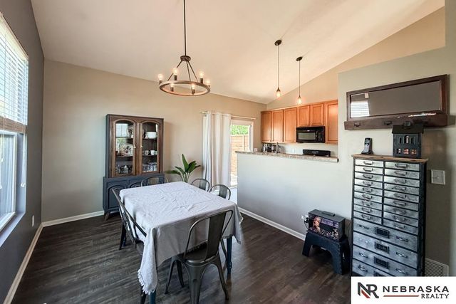 2301 Lakewood Drive, Papillion, NE 68046