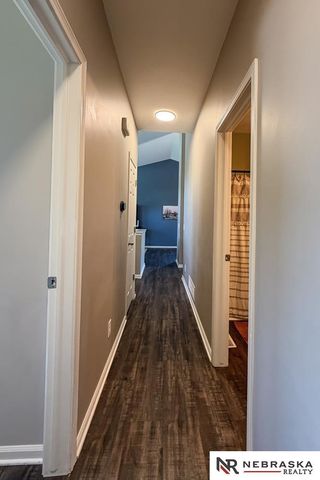 2301 Lakewood Drive, Papillion, NE 68046