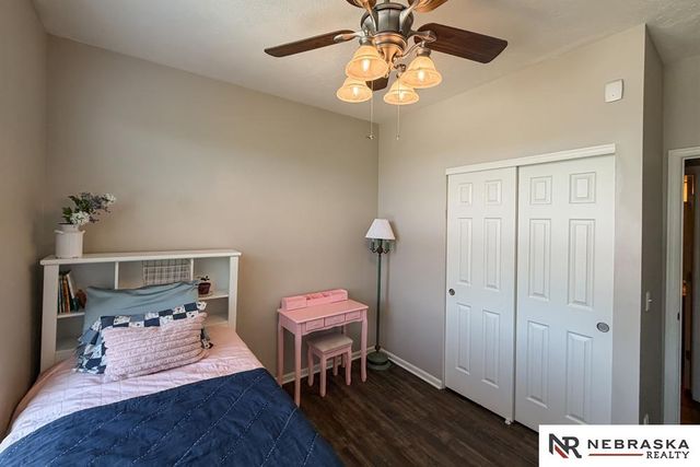 2301 Lakewood Drive, Papillion, NE 68046