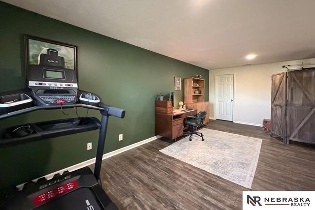 2301 Lakewood Drive, Papillion, NE 68046