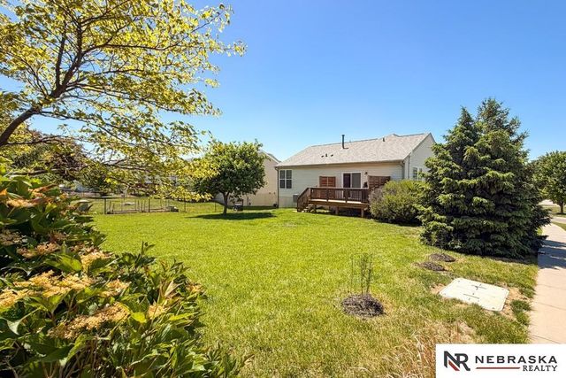 2301 Lakewood Drive, Papillion, NE 68046