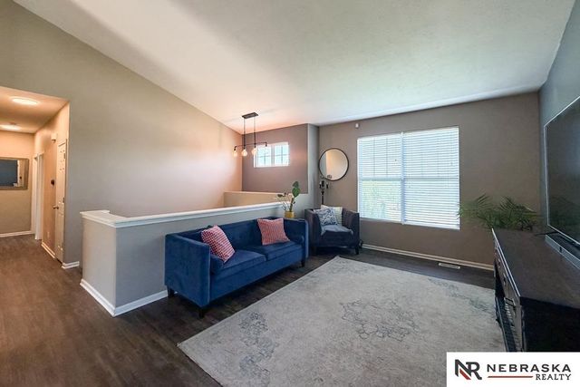 2301 Lakewood Drive, Papillion, NE 68046