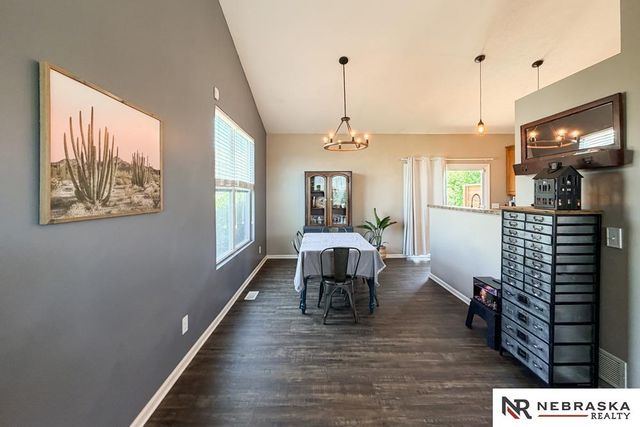 2301 Lakewood Drive, Papillion, NE 68046
