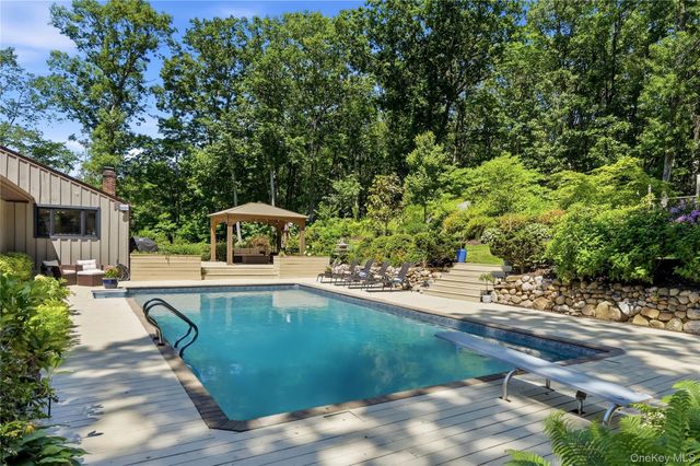 53 Soundview Drive, Shoreham, NY 11786