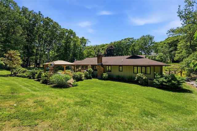 53 Soundview Drive, Shoreham, NY 11786