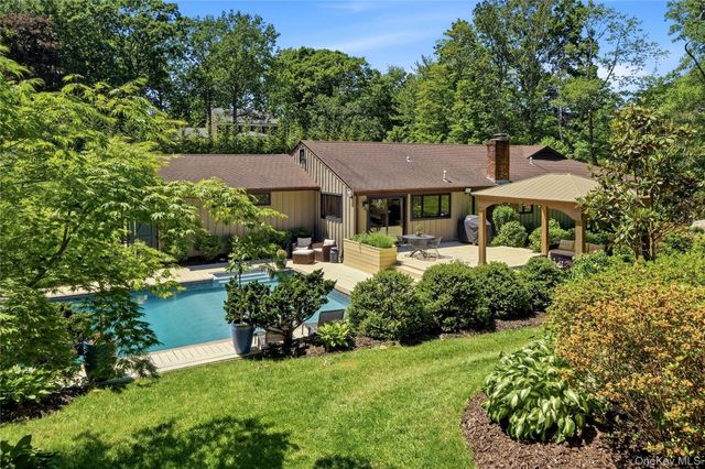53 Soundview Drive, Shoreham, NY 11786