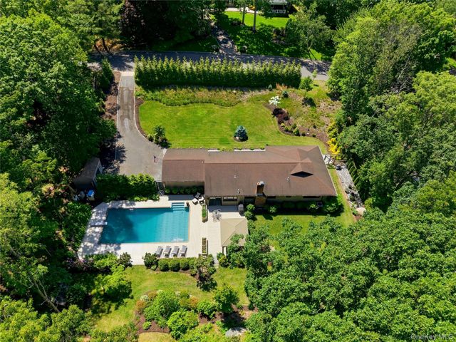 53 Soundview Drive, Shoreham, NY 11786