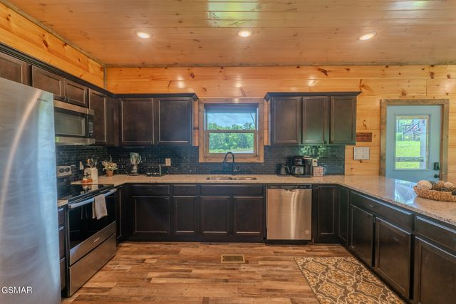 242 Lily Jo Way, Sevierville, TN 37876