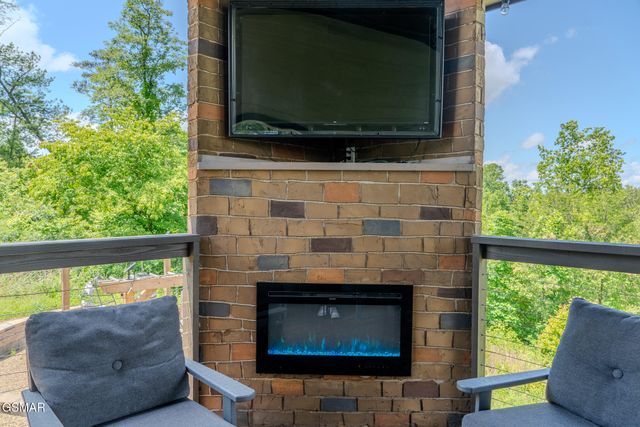 242 Lily Jo Way, Sevierville, TN 37876